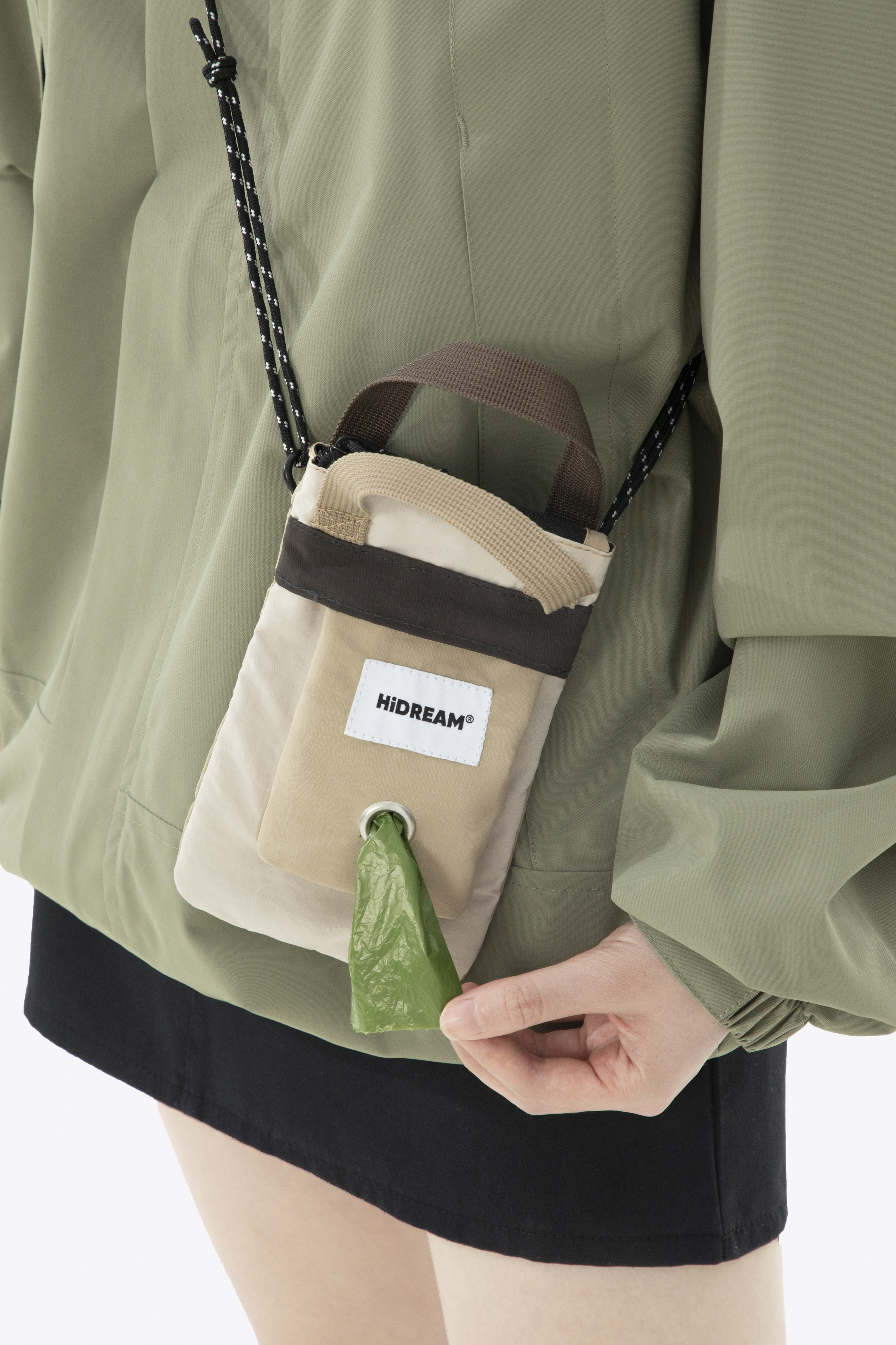 Small carry-on straddle bag