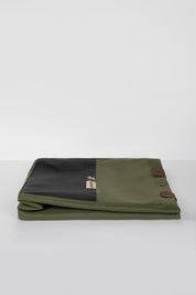 Stylish pet travel shoulder bag in high texture tones