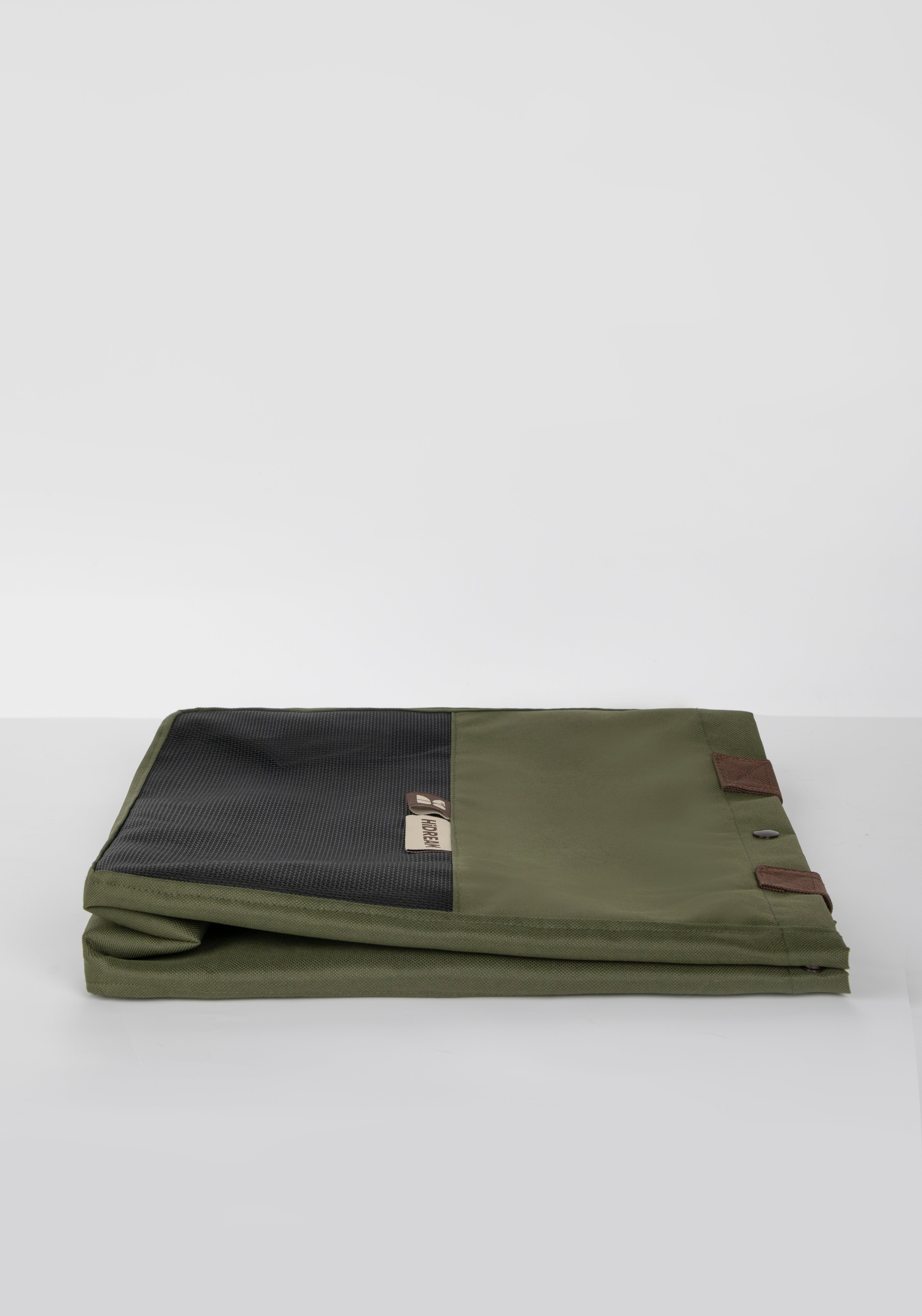 Stylish pet travel shoulder bag in high texture tones