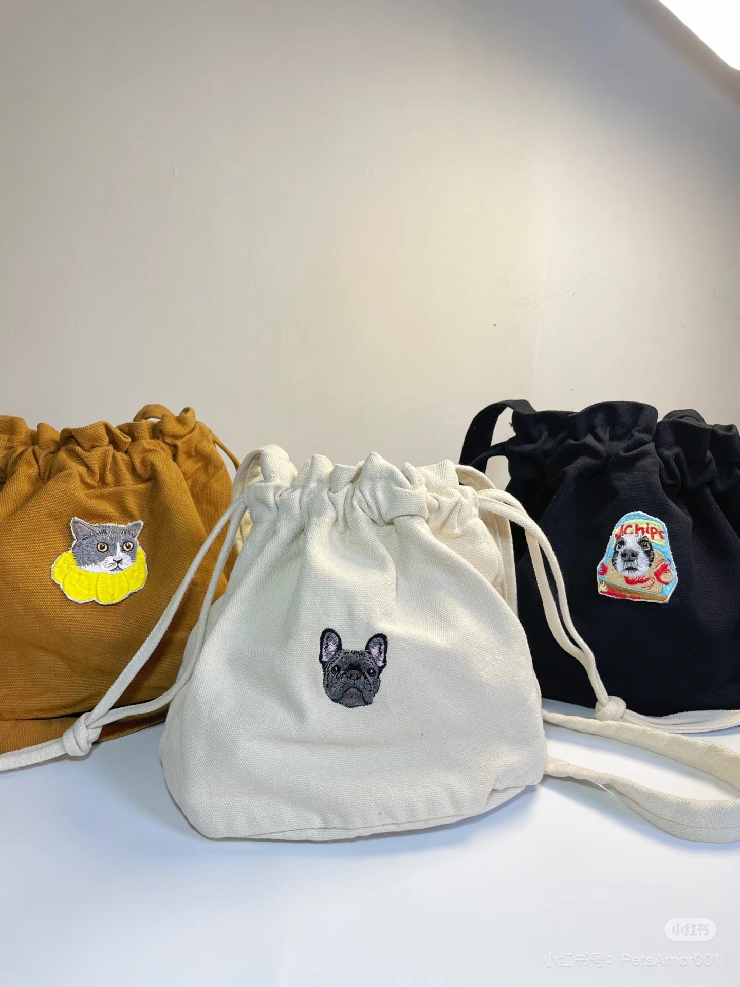 Pet embroidery bucket bag